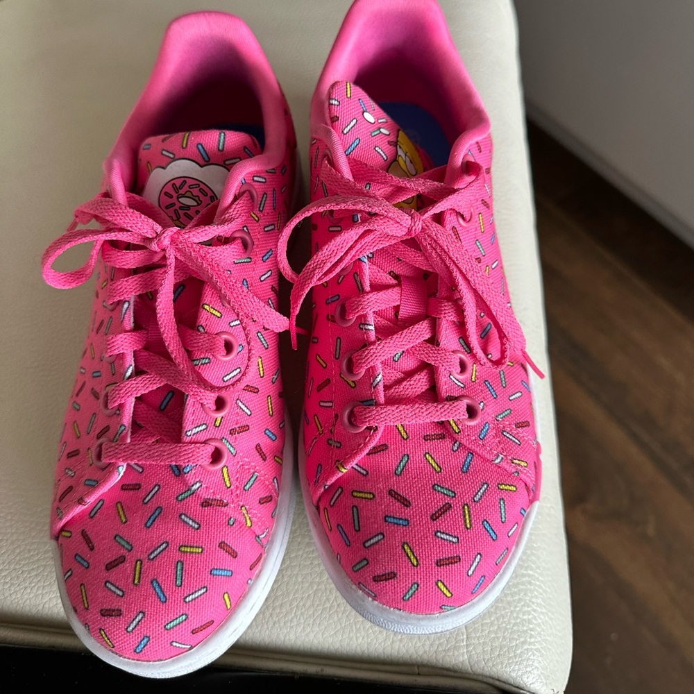 Simpsons Adidas shoes 6 women’s, 4 men’s